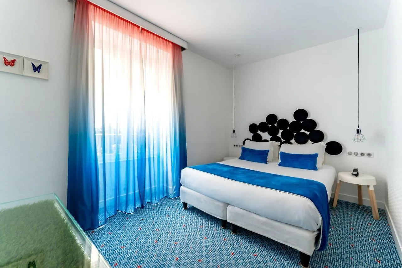 מלון 34b - Astotel 3*