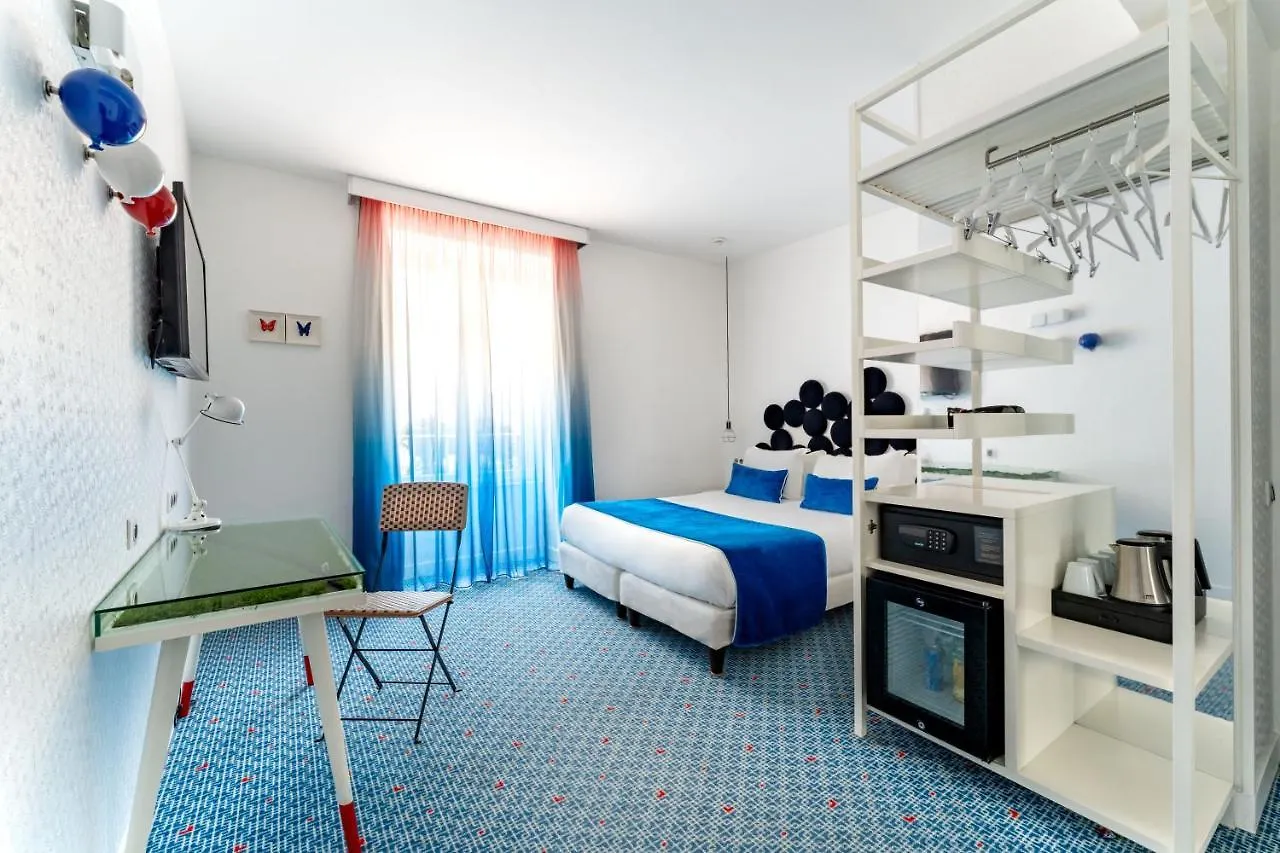 34b - Astotel מלון