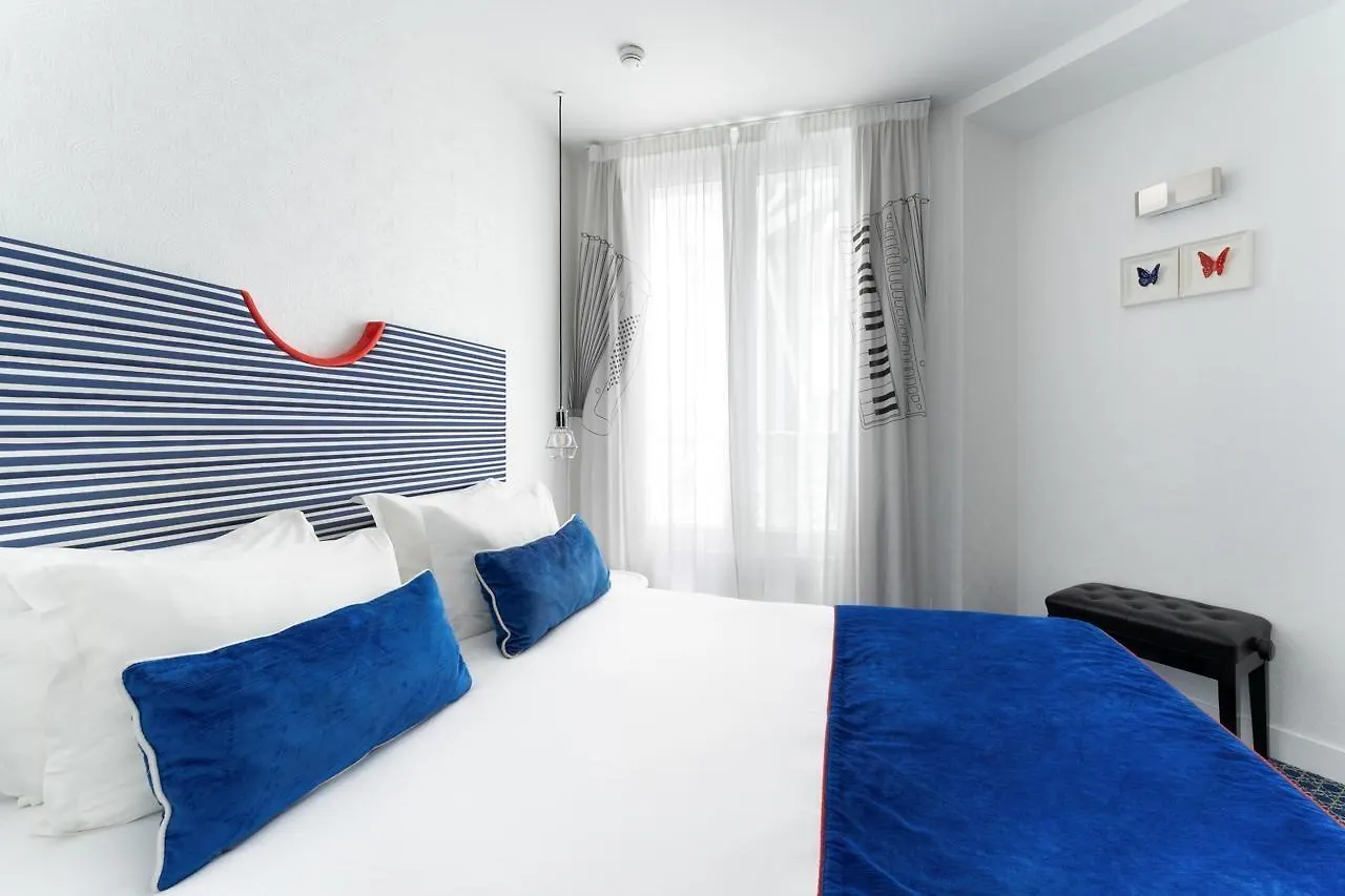 34b - Astotel מלון 3*